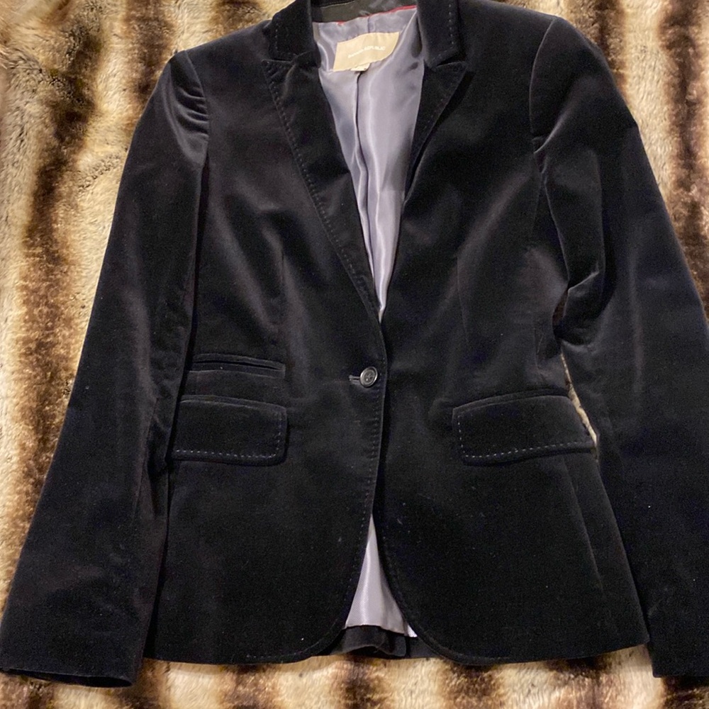 Black velvet Banana Republic blazer size 0